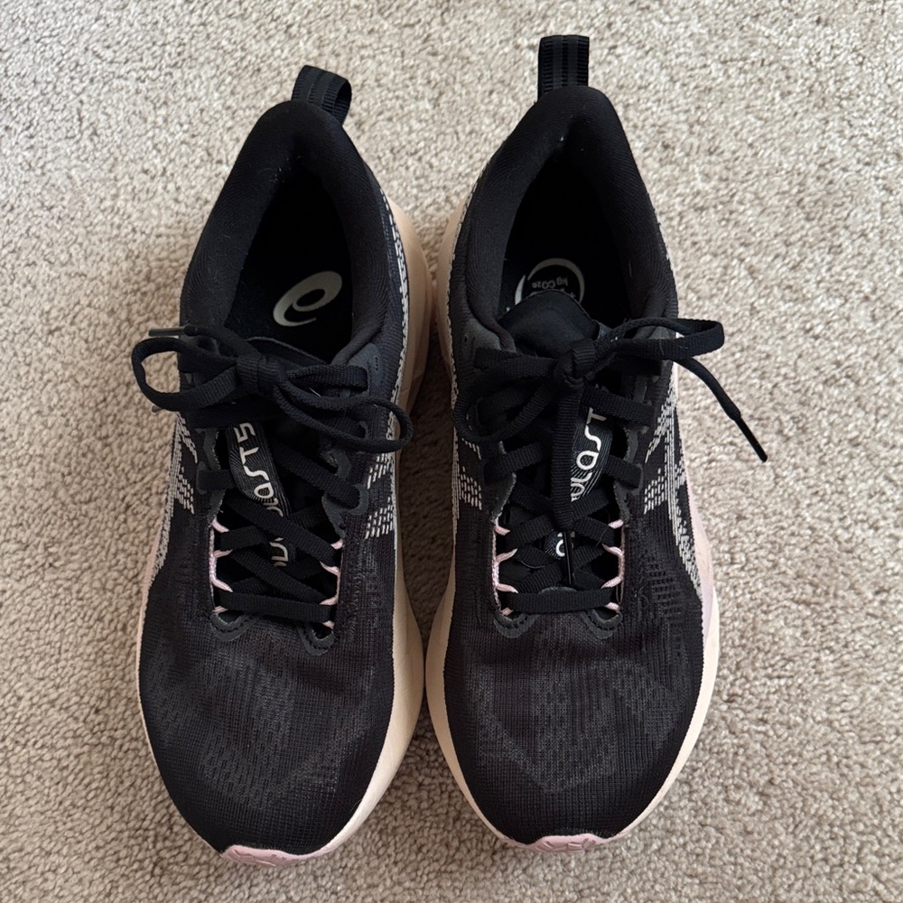 ASICS Novablast 5 – Black/Pink – Women’s Size 7 - Picture 2 of 6